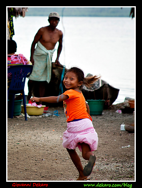 Child escaping photo, Kuna Yala (San Blas)
