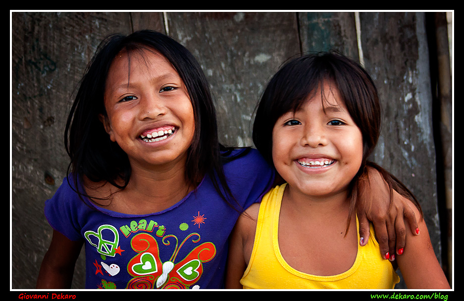 Kuna little girls, San Blas, Panama