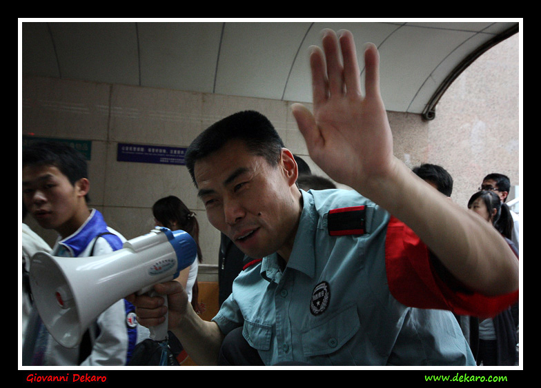 Human-traffic police in the subway