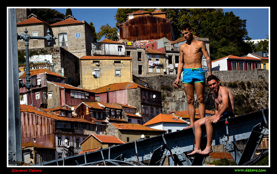 Guys jumping from a bridge, Porto, Portugal, 2017